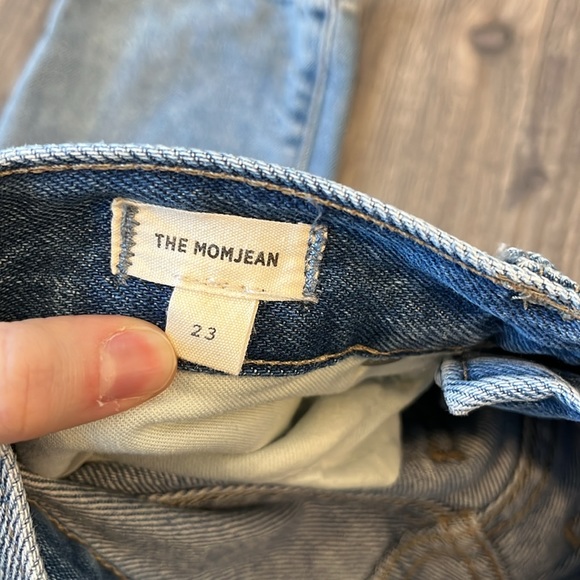Madewell Distressed The Mom Jean - Picture 4 of 7